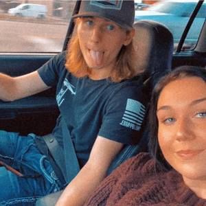 Meet your Posher, Macie